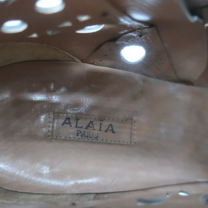 Alaia Laser-Cut Stiefeletten Schwarz Lackleder Größe 38.5 High Heel Booties