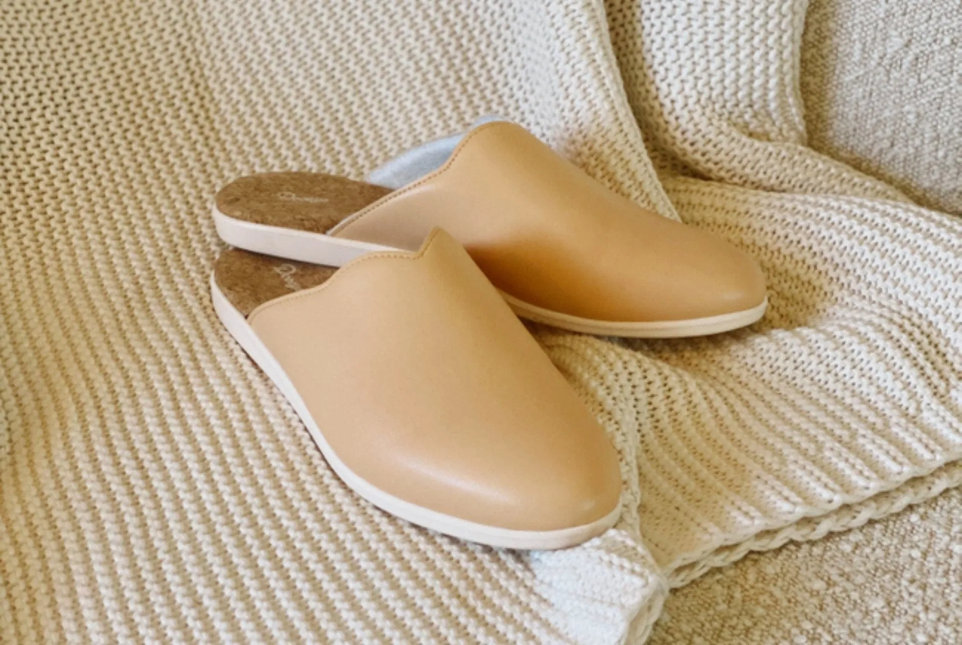 Apple Leder Vegan Haus Pantoffeln | Honig Beige