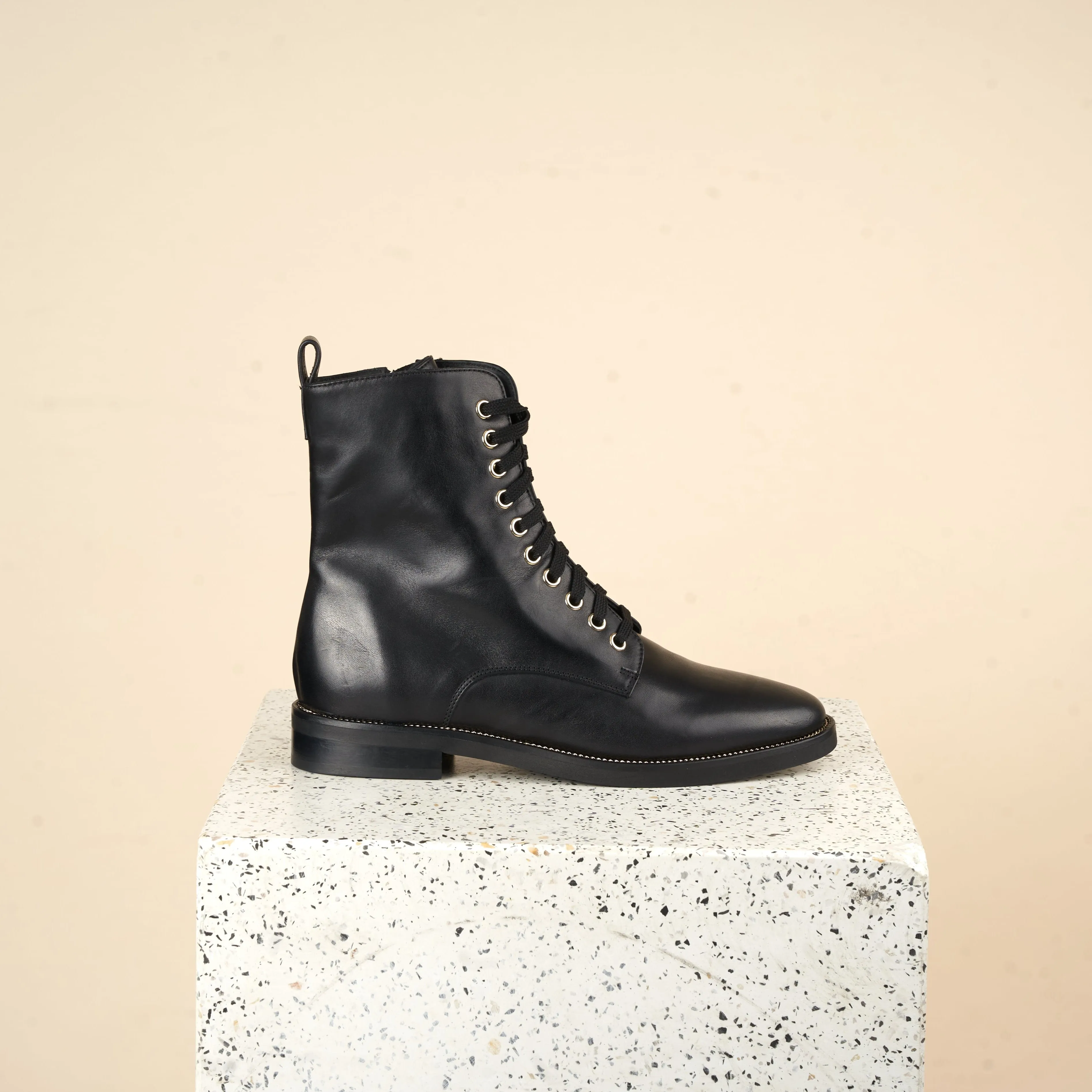 Asti Due - Leder in Schwarz