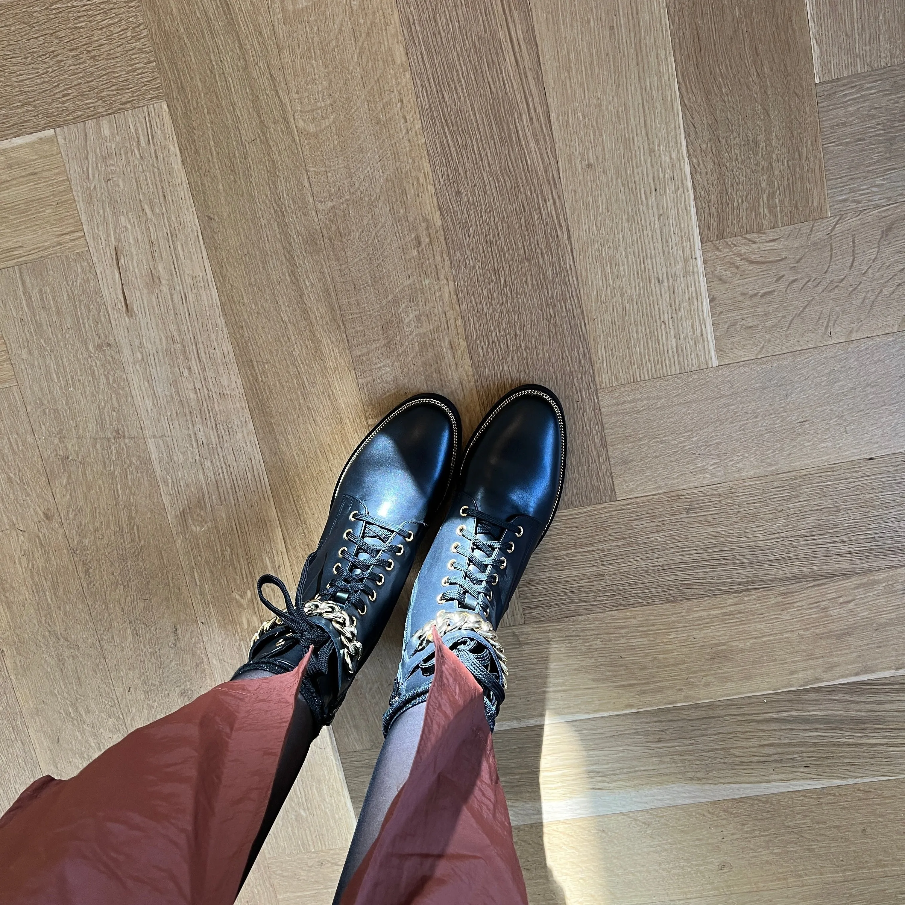 Asti Due Chain - Schwarzes Leder