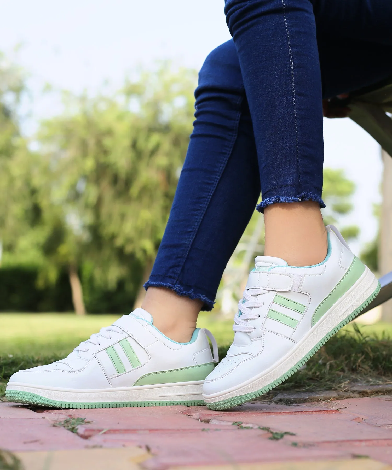 Bacca Bucci PHOENIX Low-Top Modische Damen-Sneakers mit Klettverschluss