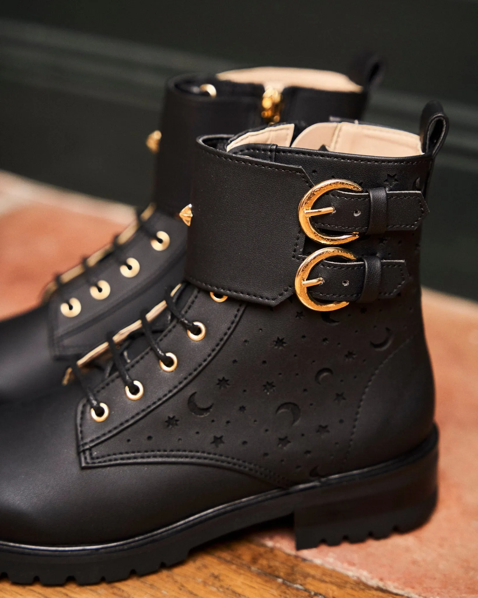 Bastide Vegan Leder Schnürstiefeletten | Schwarz