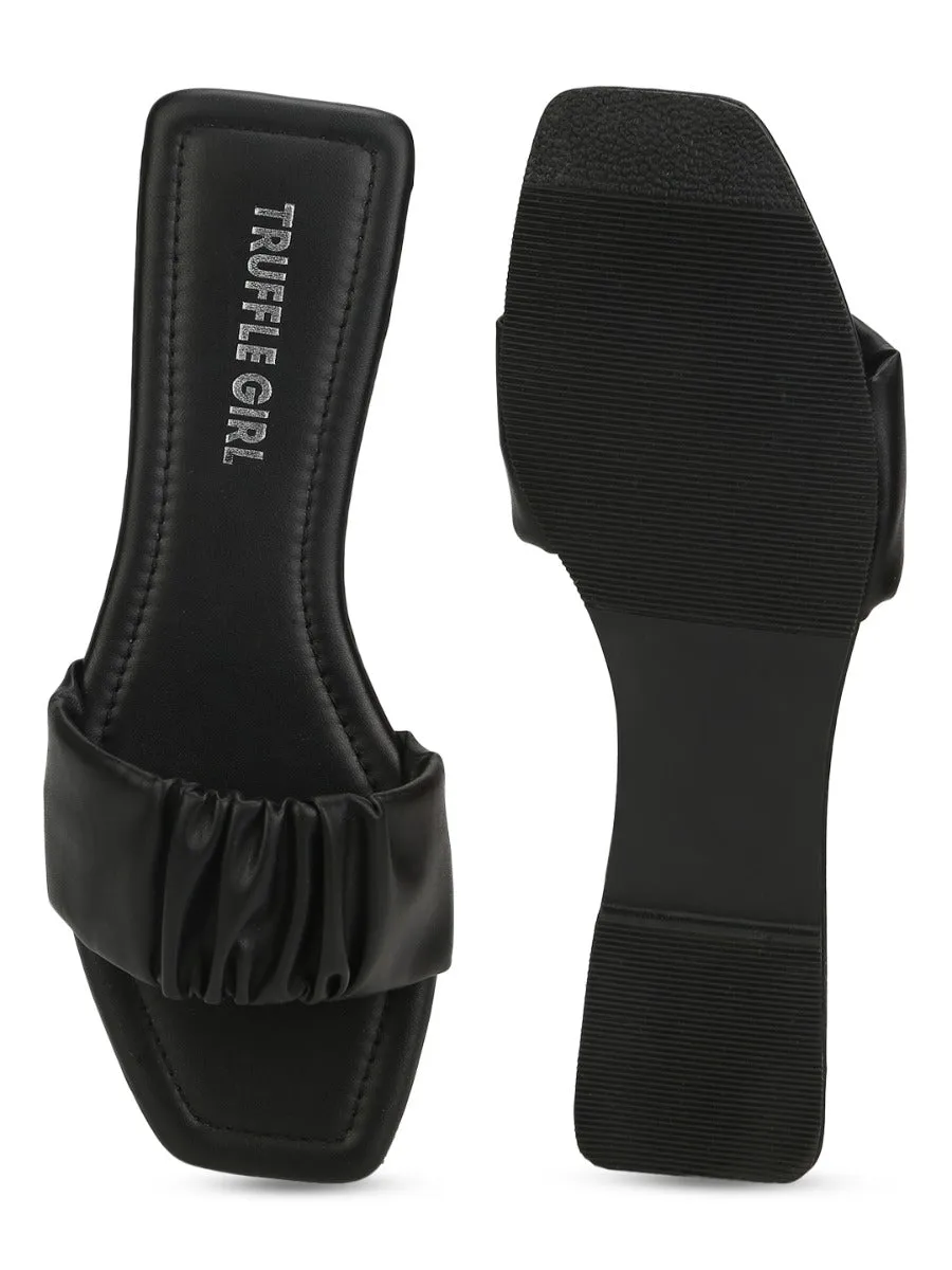 Schwarze PU-Riemchen-Slipper mit Runzeloptik