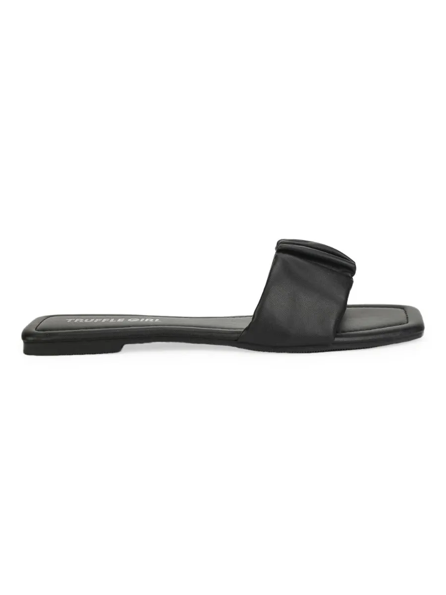 Schwarze PU-Riemchen-Slipper mit Runzeloptik
