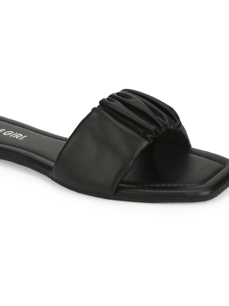 Schwarze PU-Riemchen-Slipper mit Runzeloptik