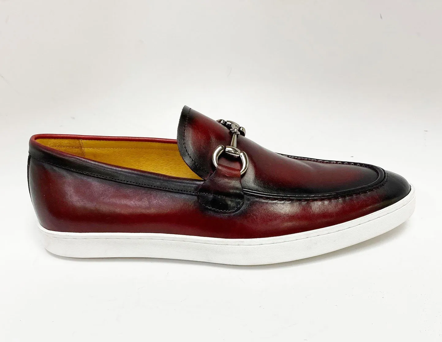 Burgunderfarbener Kalbsleder-Hufeisen-Slipper