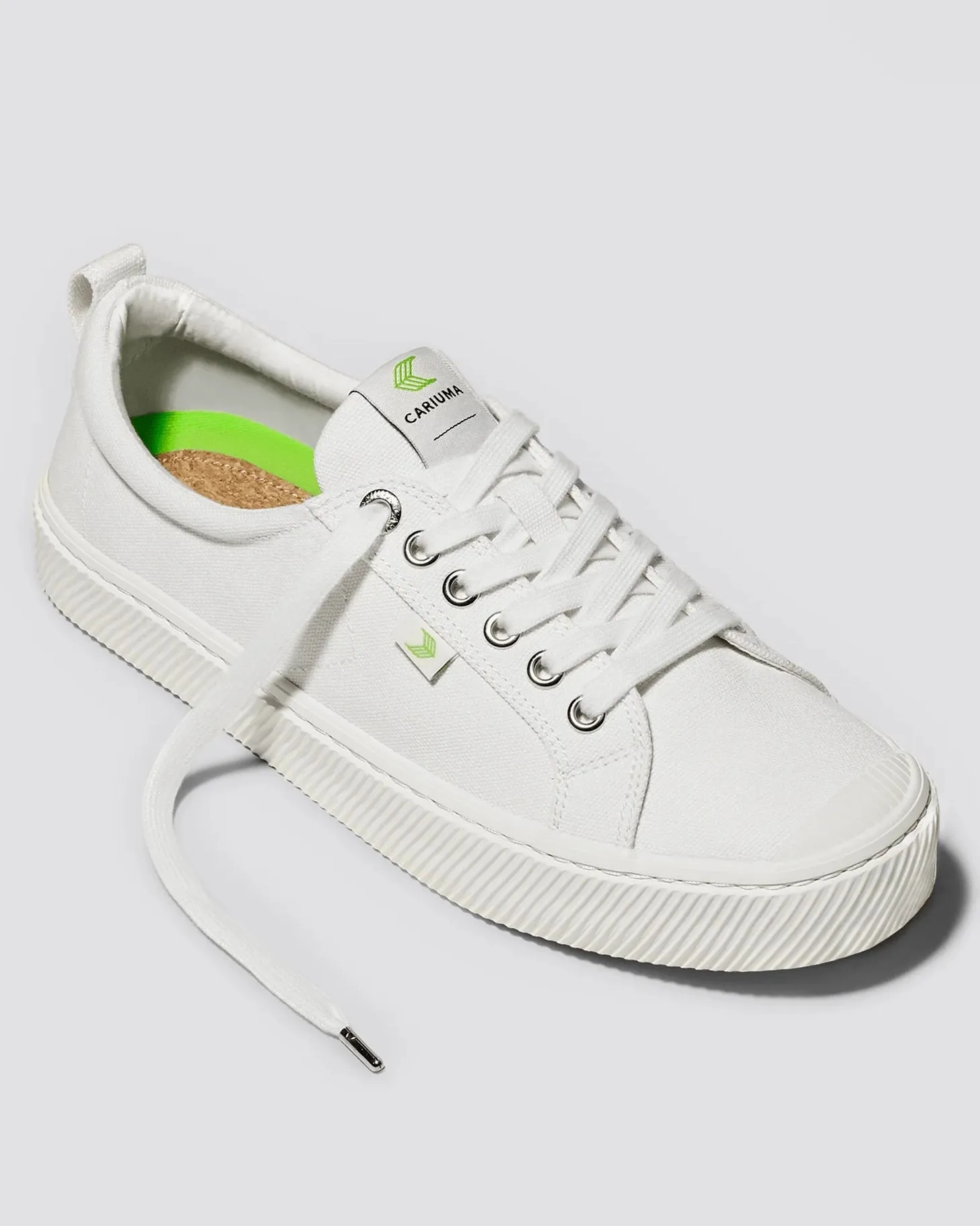 Cariuma Schuhe OCA Low Canvas Schuhe in Off-White