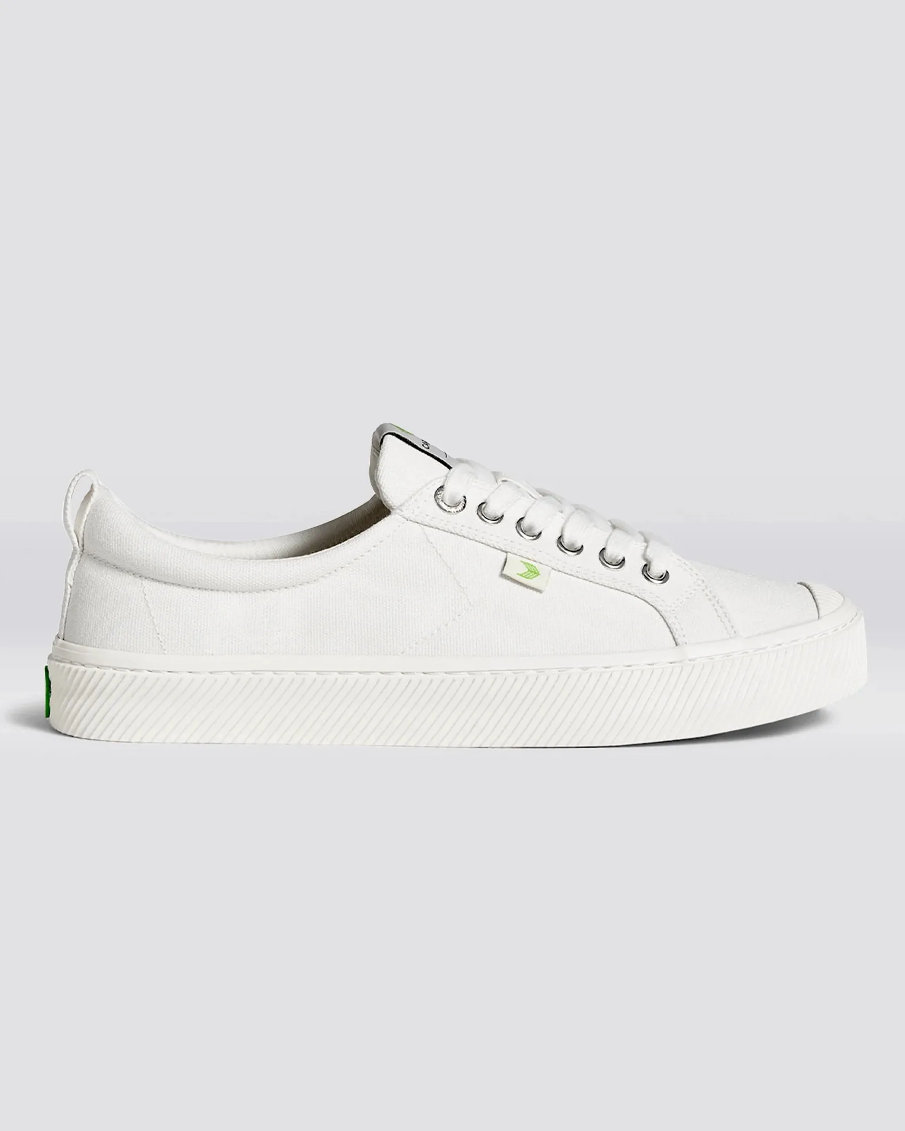 Cariuma Schuhe OCA Low Canvas Schuhe in Off-White