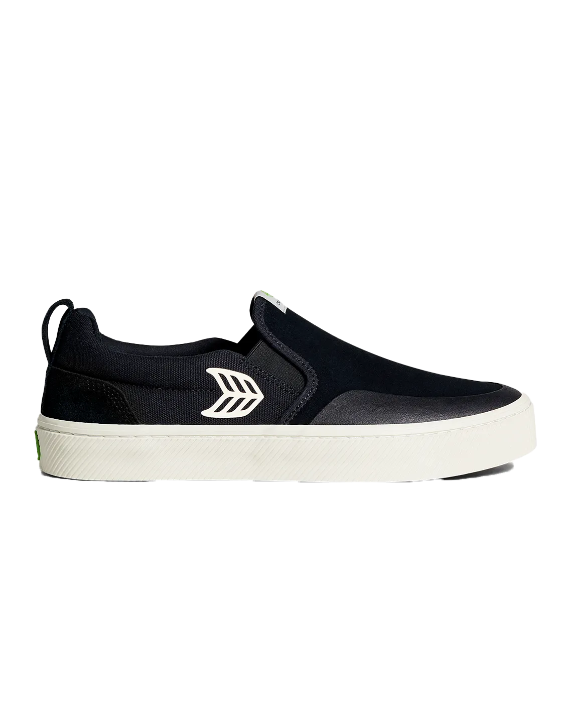 Cariuma Schuhe Slip On Skate Pro Schuhe in Schwarz & Elfenbein