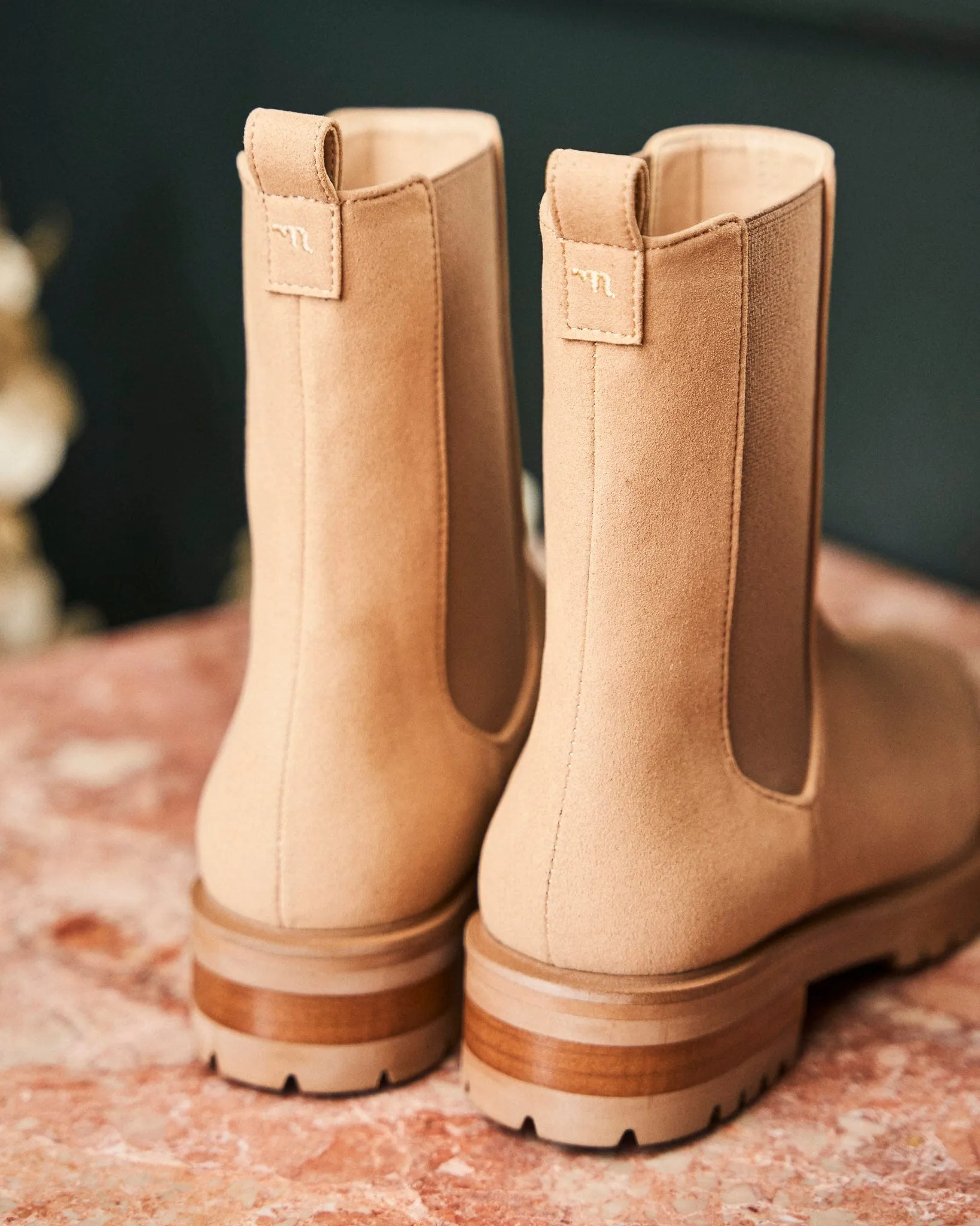 Chelsea Vegan Recycelte Wildleder-Stiefel | Latte