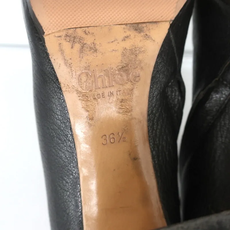 Chloe Beckie Stiefeletten mit Goldverzierung Schwarz Leder Größe 36.5 Mittlere Absatzhöhe