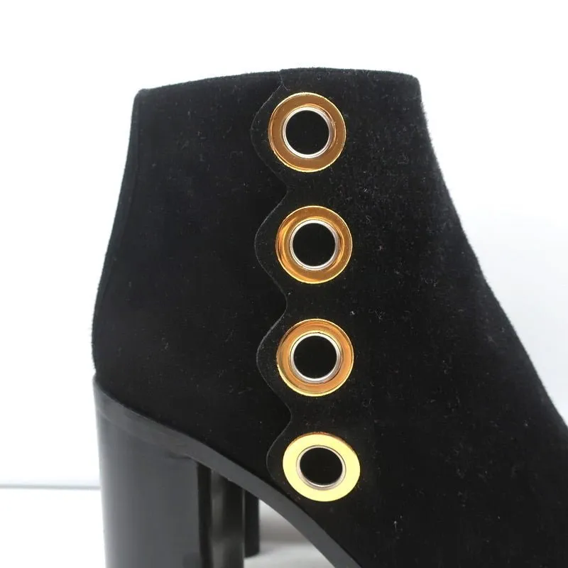 Chloe Grommet-Trim Stiefeletten Flo Schwarz Wildleder Größe 38.5 Spitze Stiefeletten
