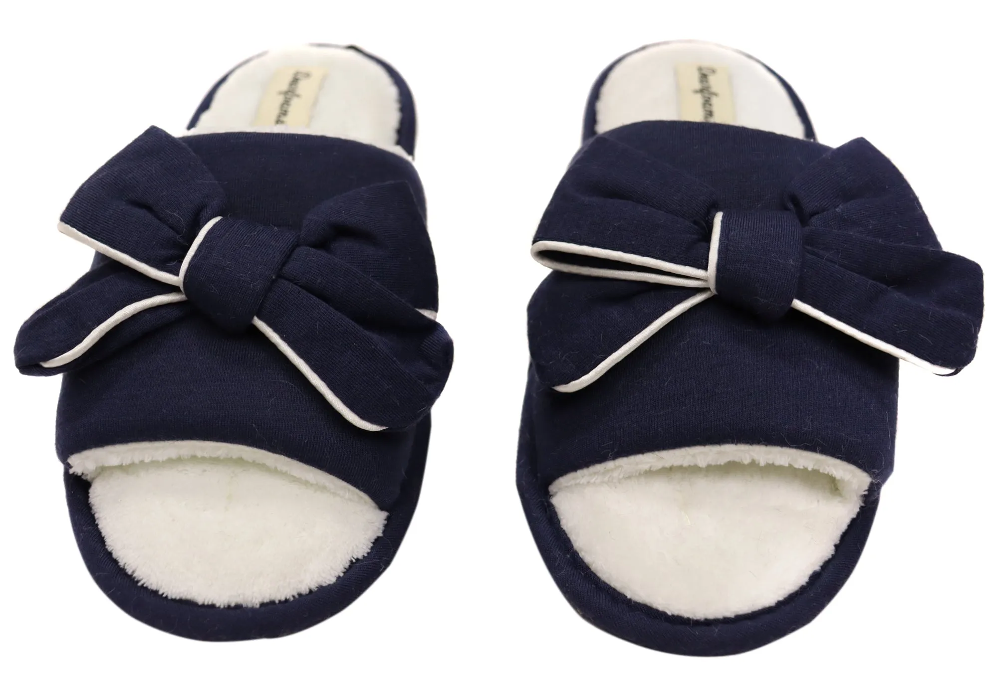 Dearfoams Damen Bequeme Lydia Schlafanzug-Pantoffeln Mit Schleife Dearfoams Schuhe