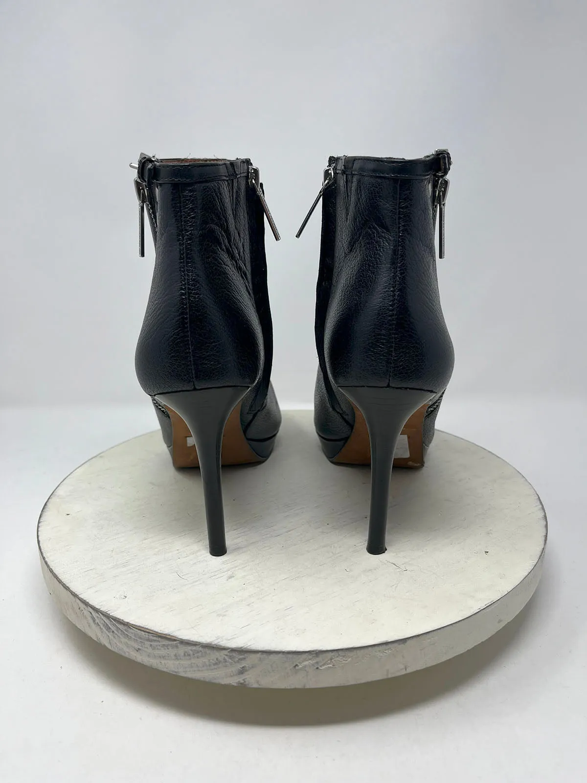 Donald J Pliner Größe 9,5 Schwarze Booties aus Geprägtem Leder