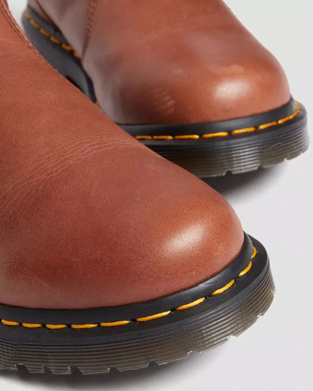Dr. Martens Schuhe 2976 Leonore Farrier Stiefel in Sattelbraun
