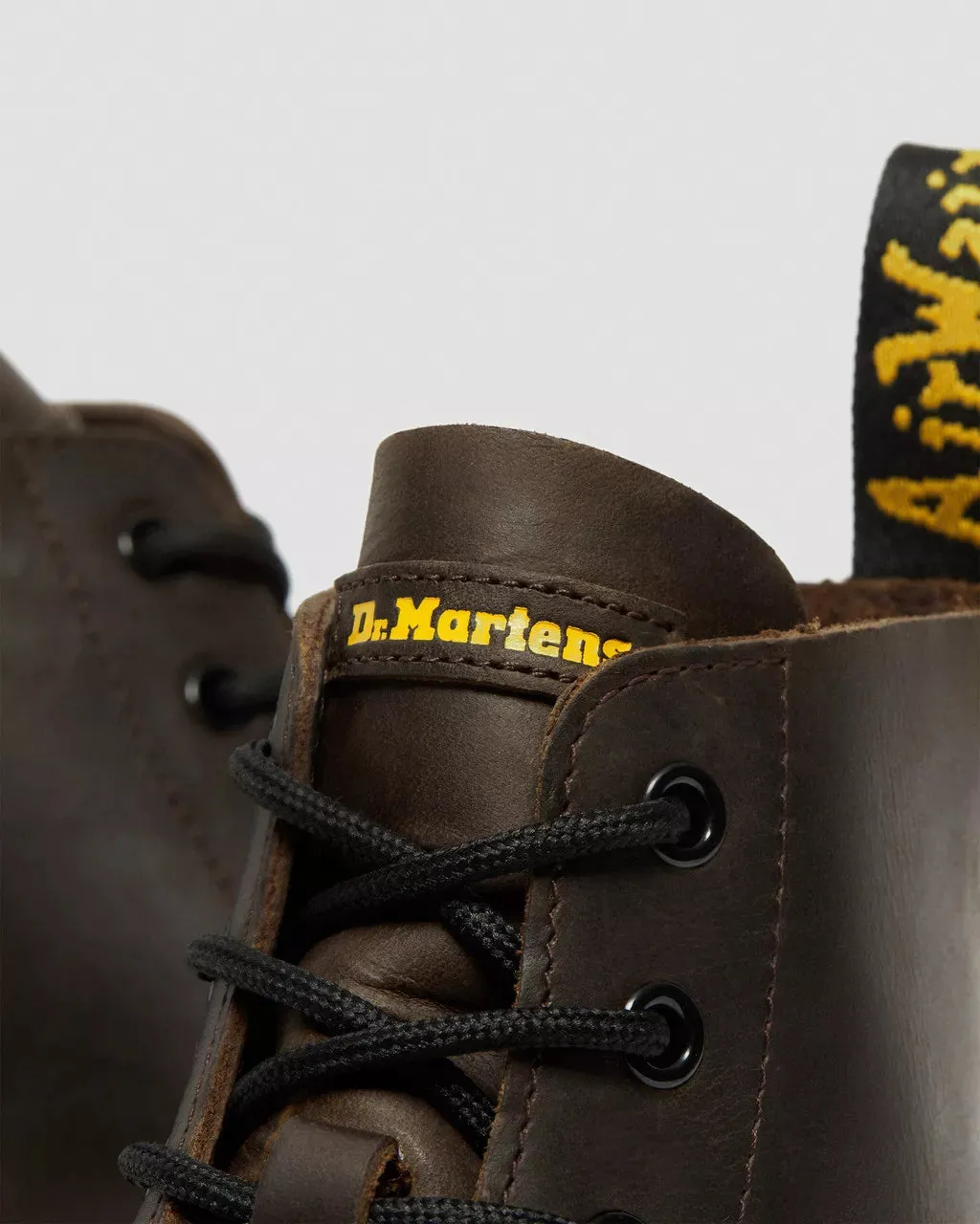Dr. Martens Schuhe Thurston Chukka Crazy Horse Stiefel in Dunkelbraun