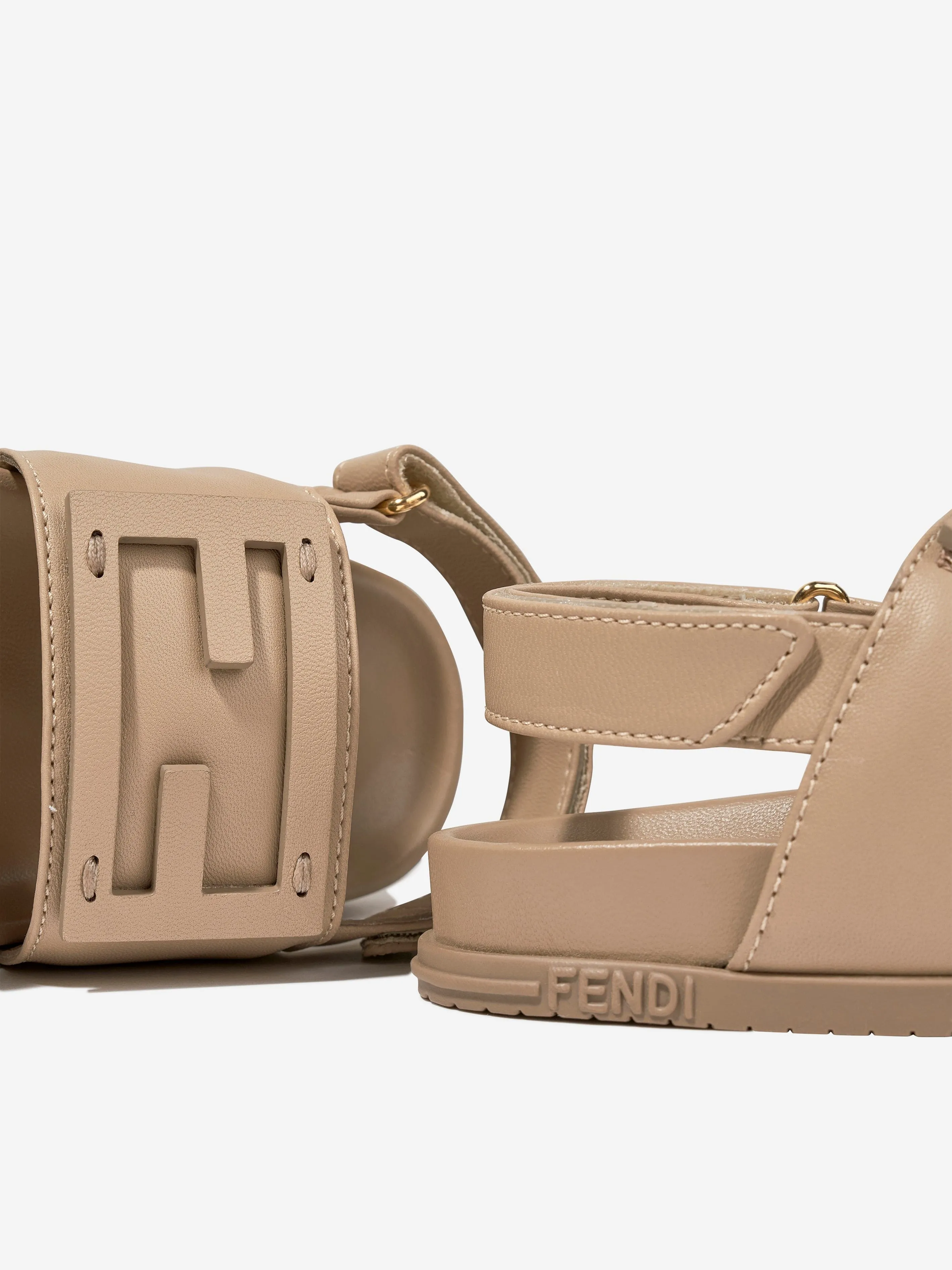 Fendi Kids FF Logo Sandalen in Beige