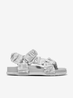 Fendi Kids FF Logo Sandalen in Grau