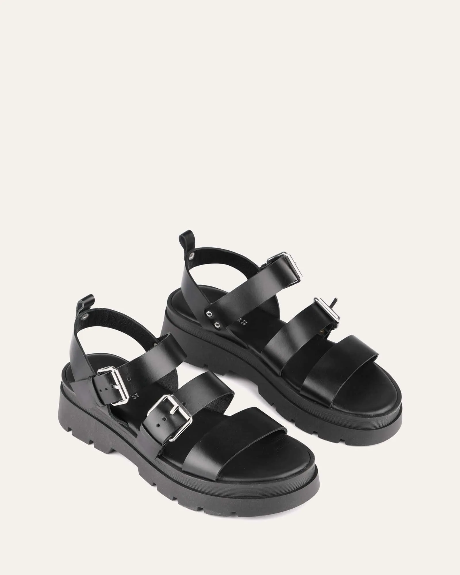 GIA FLACHER SANDALEN AUS SCHWARZEM LEDER
