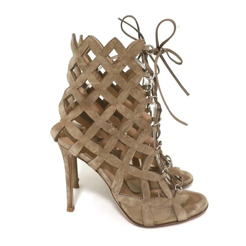 Gianvito Rossi Knöchelstiefel Beige Ausschnitt Wildleder Größe 37 Zehenfreie Sandalen Stiefeletten