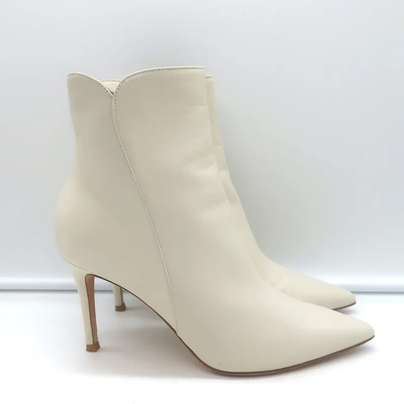 Gianvito Rossi Levy 85 Stiefeletten Cremefarbenes Leder Größe 36.5 Spitze Stiefeletten