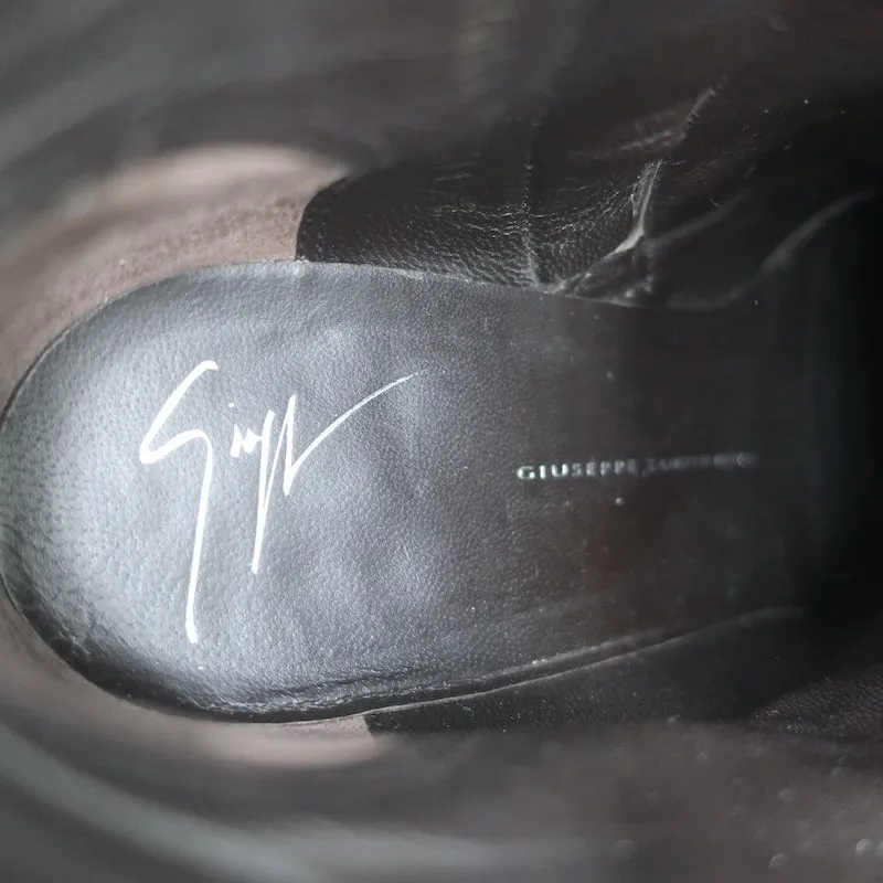 Giuseppe Zanotti Nicky Stiefeletten Grau Wildleder Größe 38.5 Spitze Stiefeletten