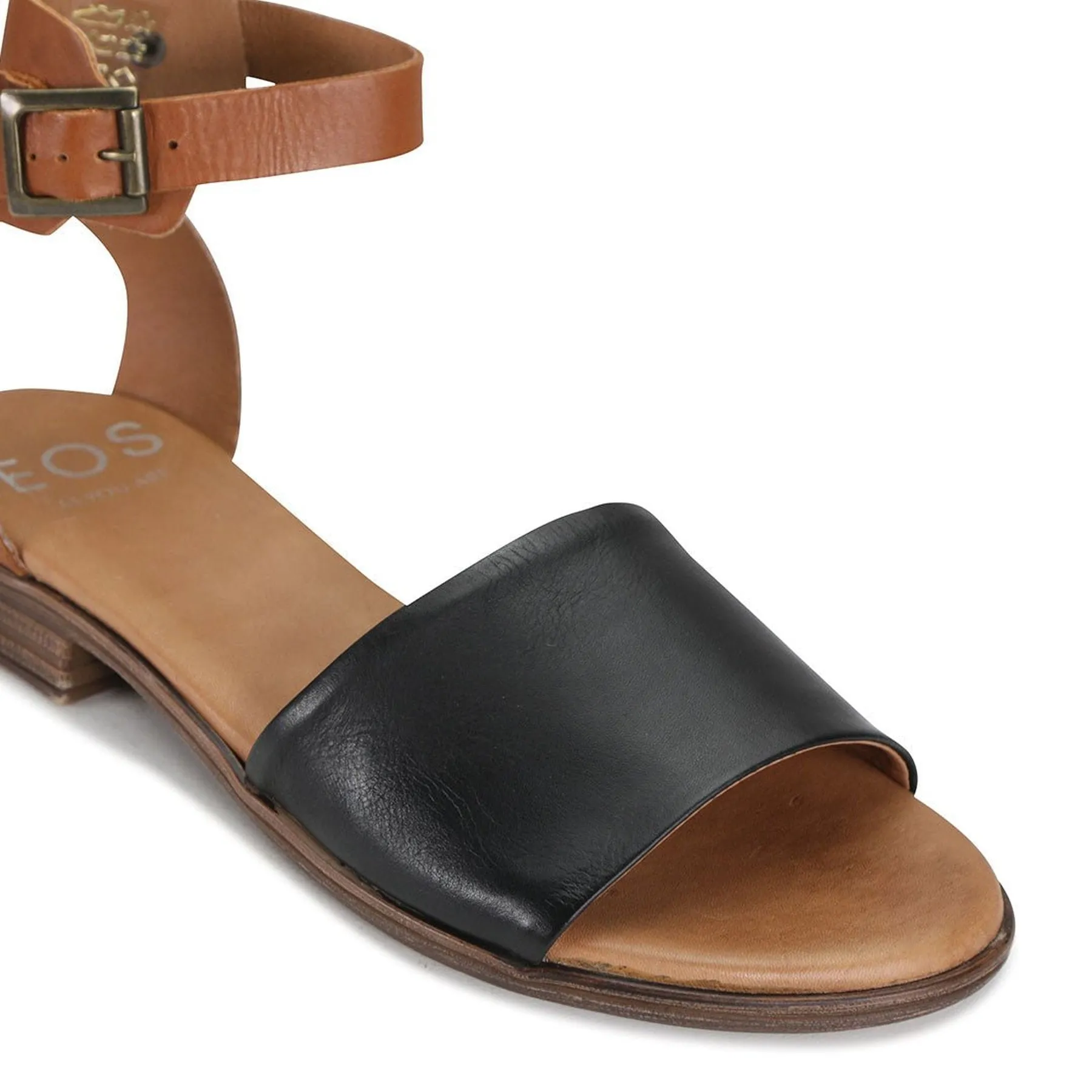 ILOS KNÖCHELRIEMEN. LEDERSANDALEN