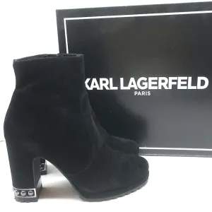Karl Lagerfeld Lenore Stiefeletten Schwarz Wildleder Größe 8 Plateau-Stiefeletten