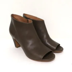 Maison Margiela Peeptoe-Stiefeletten Braun Leder Größe 39 Stiefeletten mit gebogener Absatz