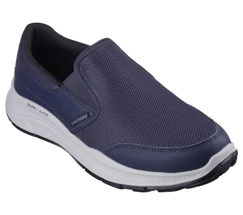 Herren Weite Passform Skechers 232515 Equalizer 5.0 Langlebige Turnschuhe - Marineblau