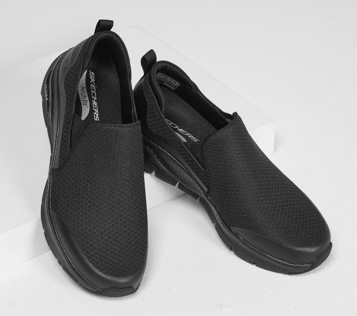 Herren Weite Passform Skechers SK232043 Arch Fit Banlin Wanderschuhe
