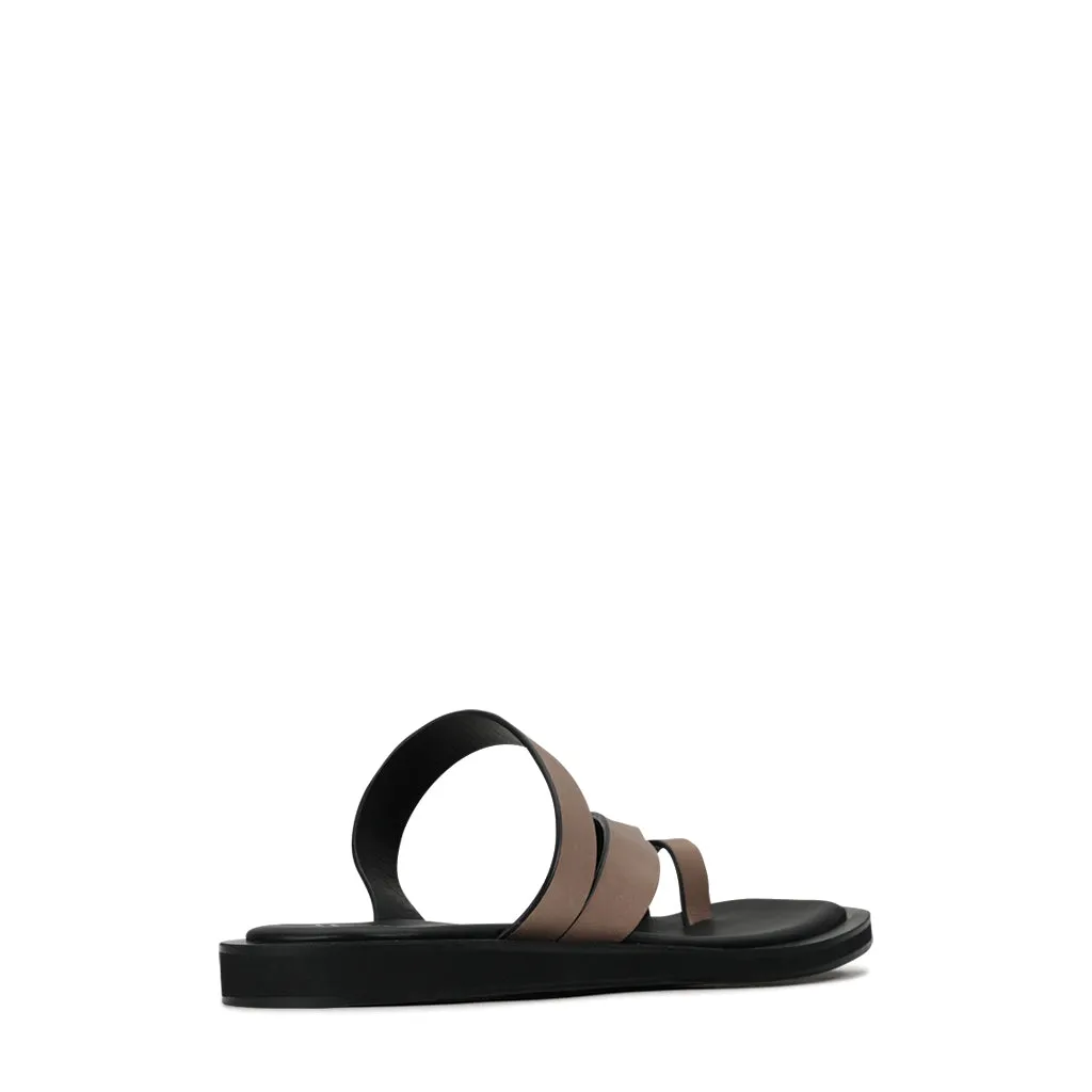 MIRA LEDER SANDALEN MIT VIERECKIGER ZEHNSPITZE