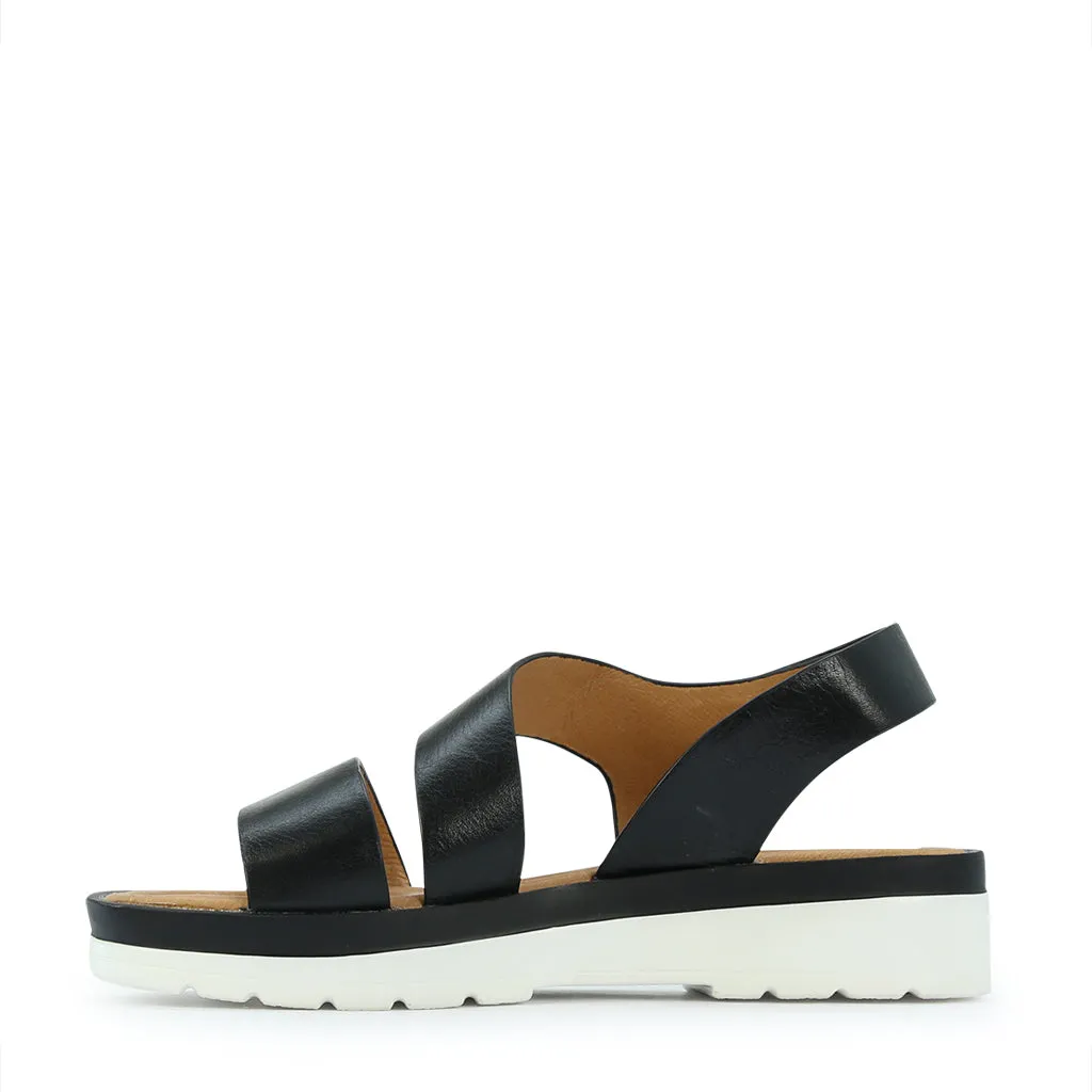 Nadia Flache Sandalen