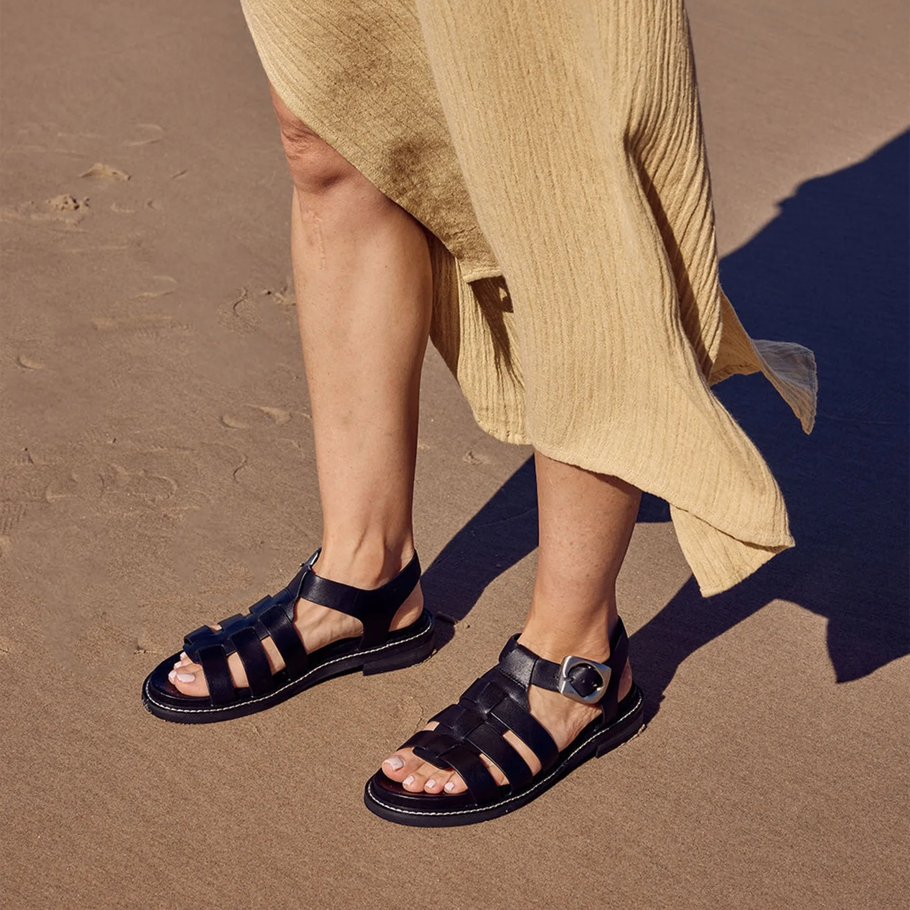 VERZIERTE LEDER SANDALEN