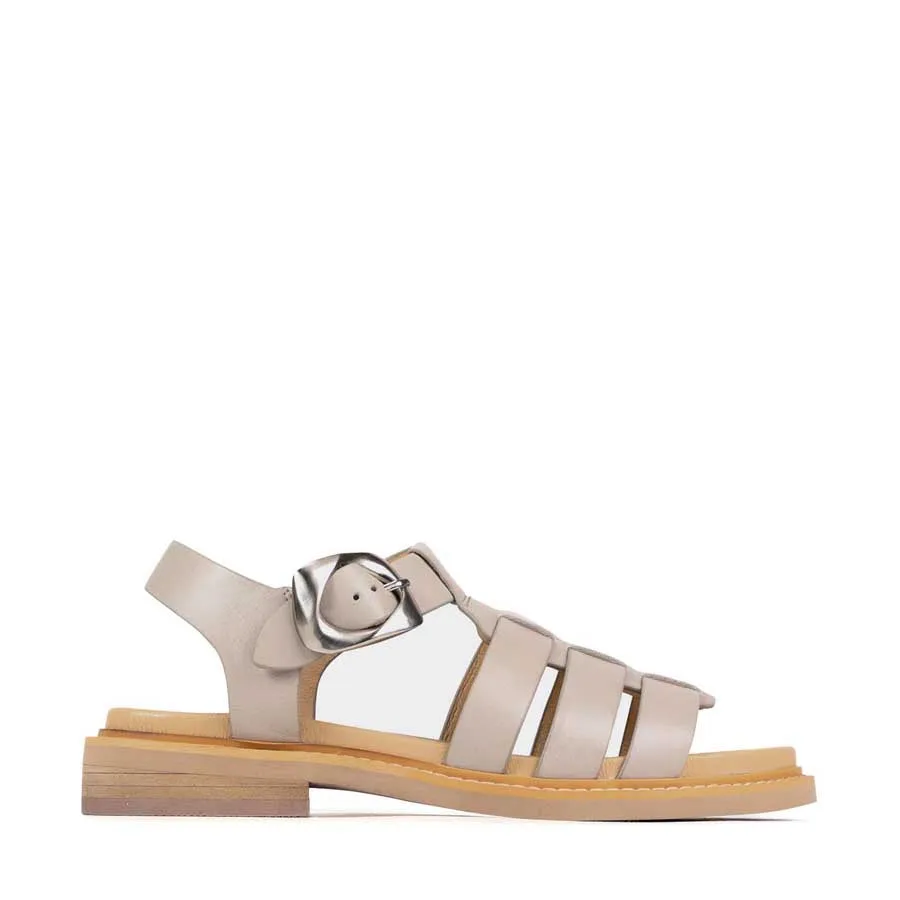 VERZIERTE LEDER SANDALEN