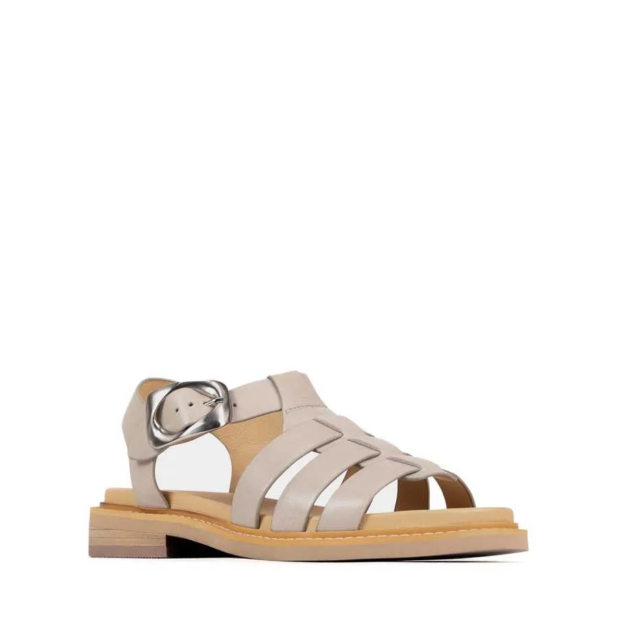 VERZIERTE LEDER SANDALEN