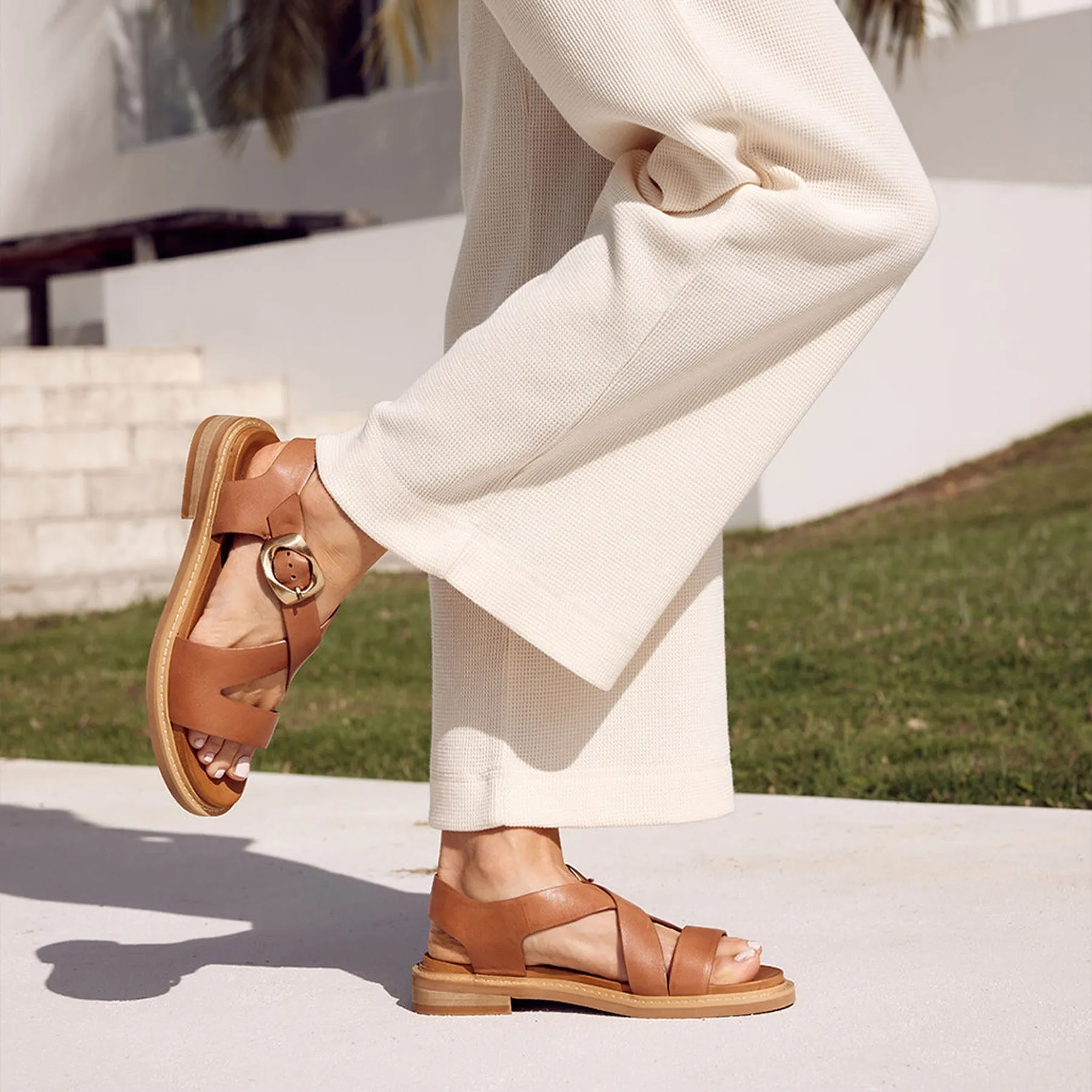 VERZIERTE LEDERSANDALEN