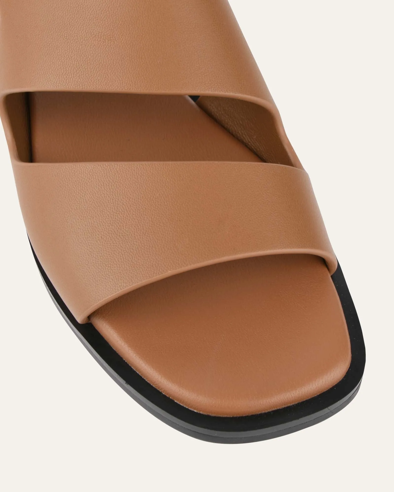 SADIE FLACHE SANDALEN KARAMELL LEDER