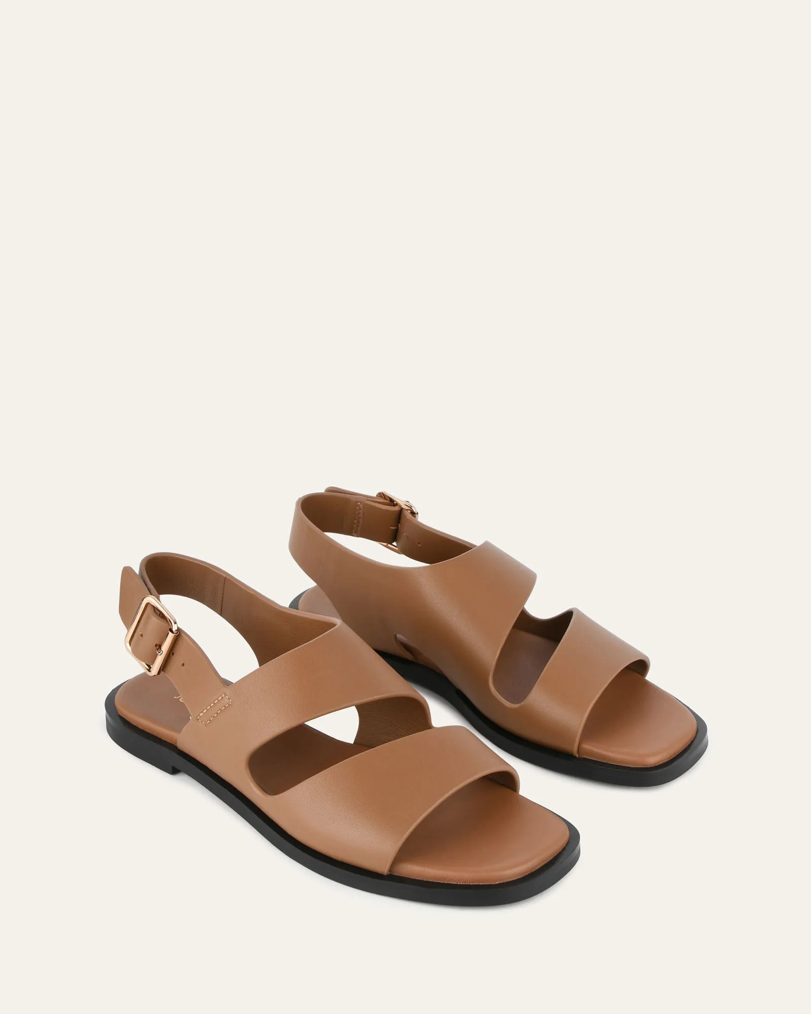 SADIE FLACHE SANDALEN KARAMELL LEDER