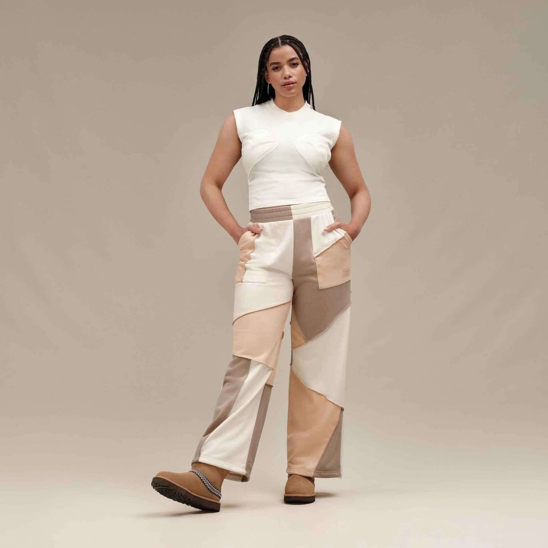 UGG CLASSIC SHORT CRESCENT DAMEN