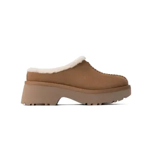 UGG® - Bequeme Clogs New Heights für Damen (1162510-CHE)