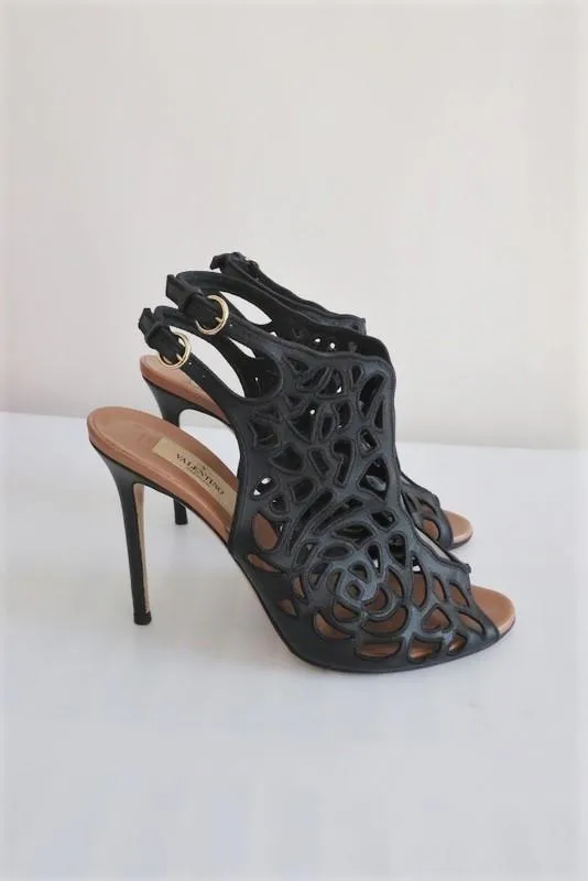 Valentino Rose Laser-Cut Slingback Stiefeletten Schwarz Leder Größe 39 Peep-Toe Absatz                       15 >