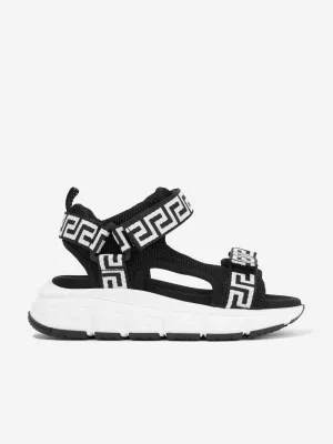 Versace Kids Greca Riemchensandalen in Schwarz