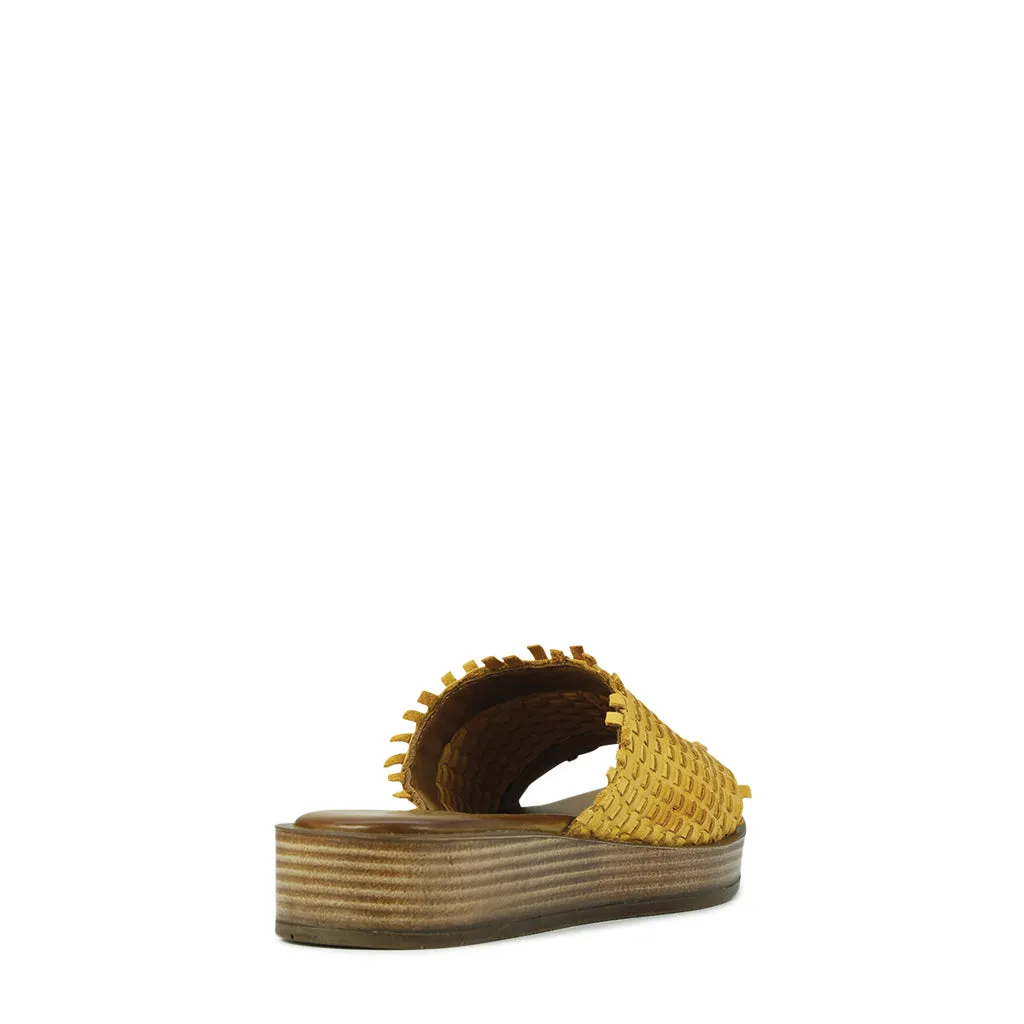 Geflochtene Flache Sandalen