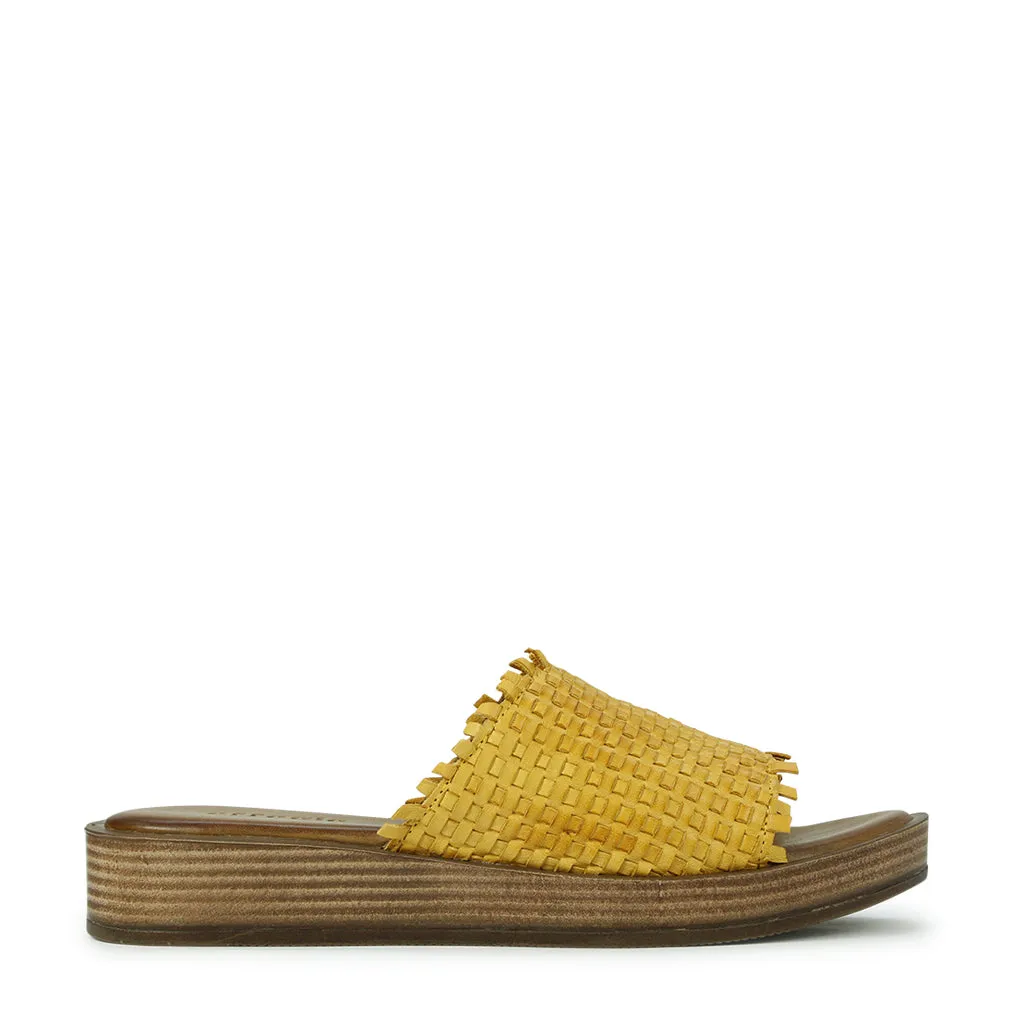 Geflochtene Flache Sandalen