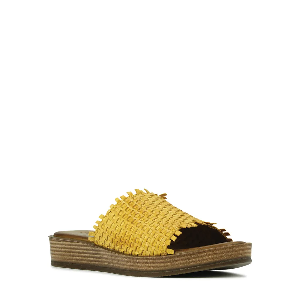 Geflochtene Flache Sandalen